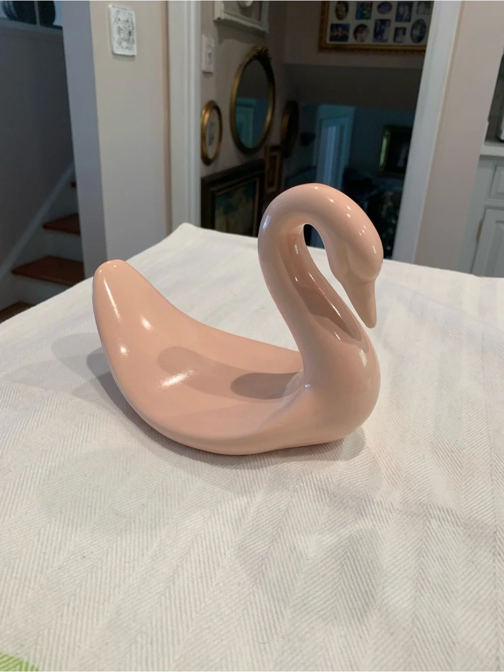 Vintage Peach Ceramic Swan Decorative Towel Holder